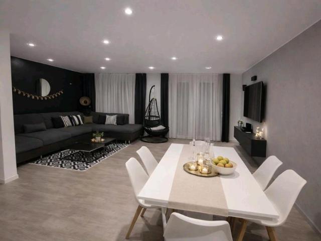 Modernes Reihenmittelhaus Bj. 2016 in Top Lage