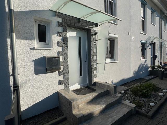 Modernes Reihenmittelhaus in Uhingen, mit Garten, StP, Garage