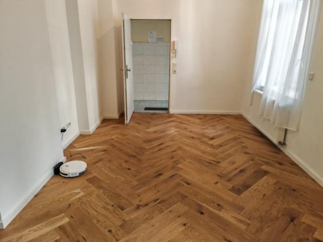 MODERNES SANIERTES 1 ZW STUDIO EBK ALLE KOSTEN INTERNET HEIZUNG STROM WASSER INCL ! WARMMIETE ! 5 MINUTEN ZUR GOETHE UNI LAUFNÄHE PENNY POST DK RESE ALTE OPER BANKENVIERTEL GRÜNEBURGPAR U BAHNE/BUS VIELE CAFES