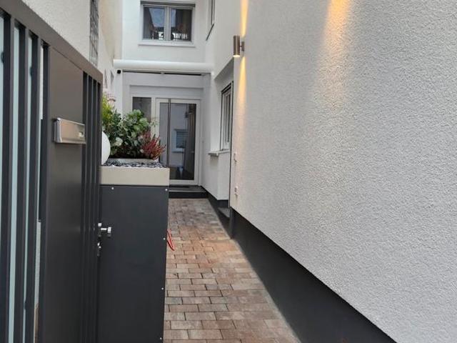 Modernes saniertes Einfamilienhaus in ruhiger Lage