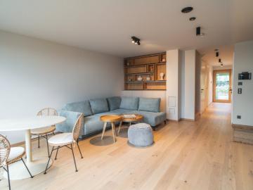 Modernes Seehaus in Weiden am See mit Garten und Bootsanleger