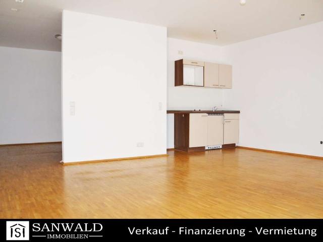 Modernes Studenten Apartment mit Einbauküche und Terrasse