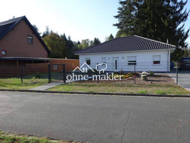 Moderner 3 Zimmer Bungalow mit großem Grundstück /4654 m2 und direktem Zugang zum Wald