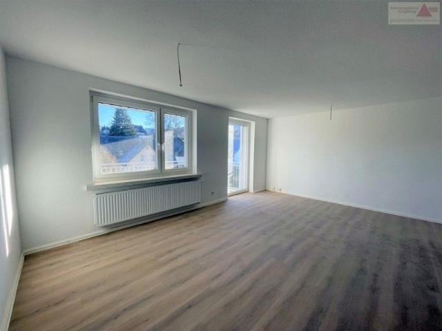 Moderner Wohnraum mit Balkon im Herzen von Lauter