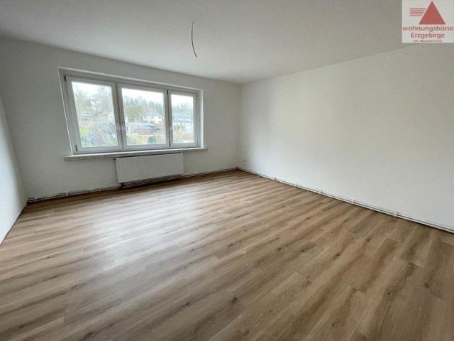 Moderner Wohnraum mit Balkon im Herzen von Lauter