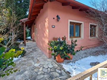 Traumhaftes Einfamilienhaus Bungalow mit Garten, Pool und Terrasse