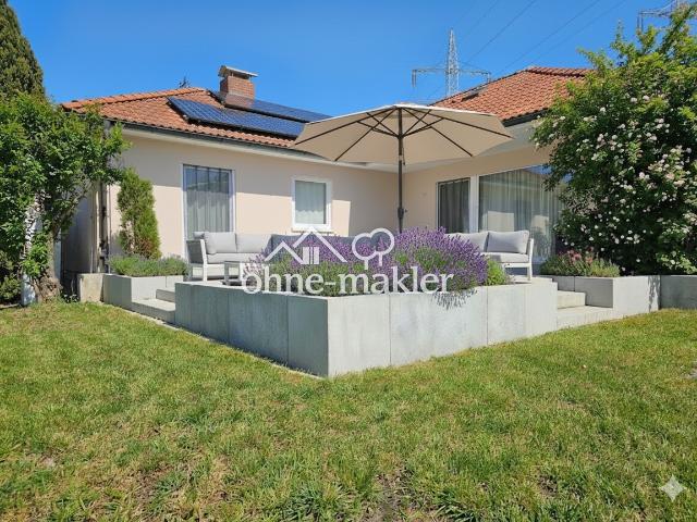 Moderner Bungalow mit großem Garten, viel Privatsphäre und A