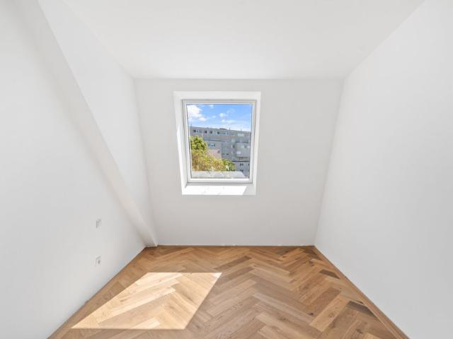 Moderner Dachgeschoss Neubau mit XXL Dachterrasse und vielen Technischen Raffinessen in U Bahn nähe