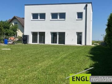 Moderner Erstbezug in idyllischer Umgebung, nahe den Weingärten