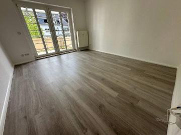 Moderner Laminat ! Wohnen am Heimgarten im 1. OG !
