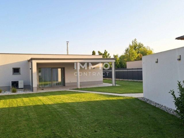 Moderner, neuwertiger Bungalow mit hochwertiger Ausstattung in ruhiger Lage von Gottsdorf