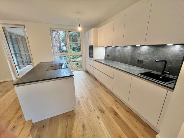 Moderner Neubau Erstbezug mitten in der Schanze