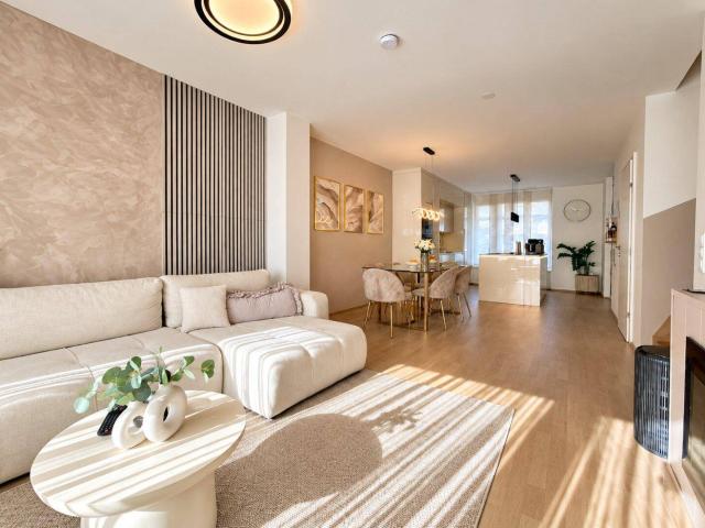 Moderner Neubau mit maßgefertigter Einrichtung, Infrarotkabine & Eigengarten