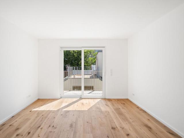 Moderner Neubau mit 2*Balkone und vielen technischen Raffinessen in U Bahn Nähe