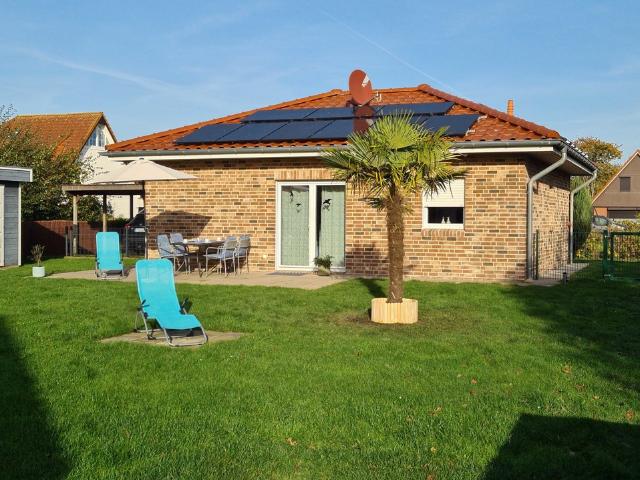 Moderner Nordsee Bungalow im Feriengebiet mit PV Anlage