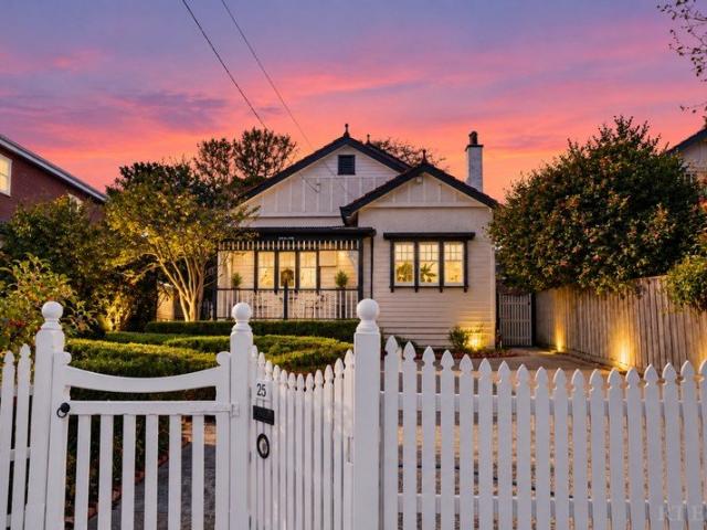 Modernised Edwardian Home, Circa 1916