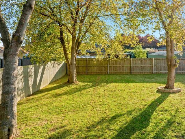 Modernised home minutes from town centre