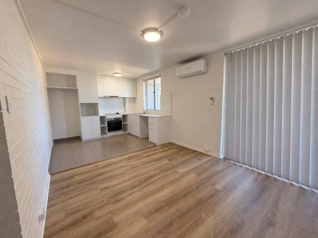 Modernised 1 x 1 Apartment with 1 Car bay
