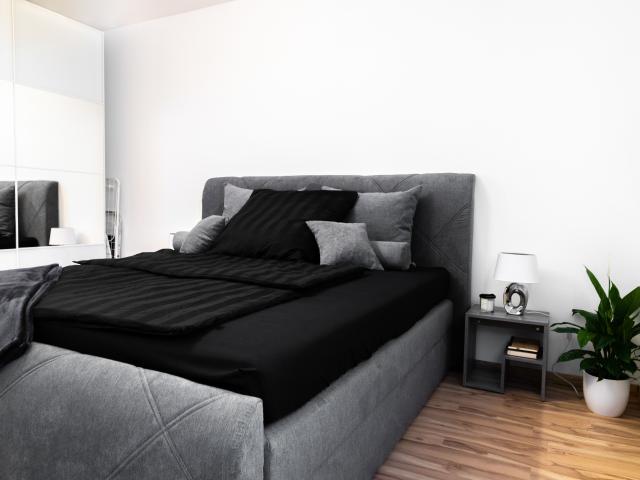 modernised 2 room flat with balcony