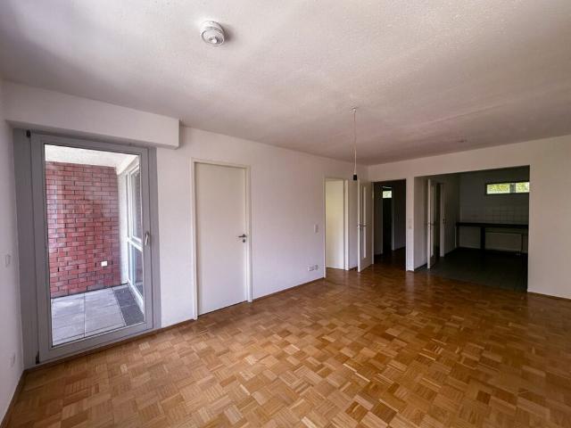 Modernisiert & charmant: 2 Zimmer Wohnung mit Altbauflair