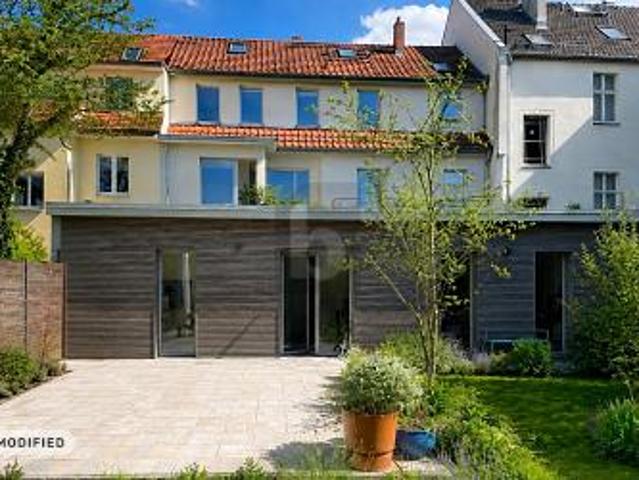 MODERNISIERT MIT WOHN REMISE & GEWERBE