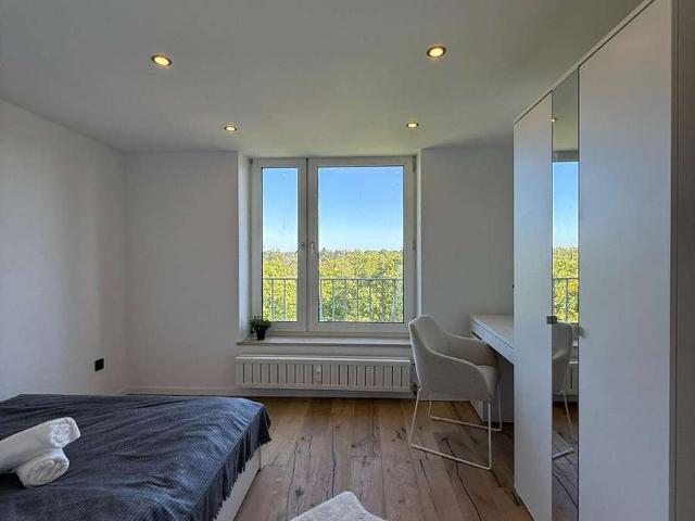 Modernisiert: Voll möblierte 4 Zimmer Wohnung im 11. OG mit Weitblick ins Grüne