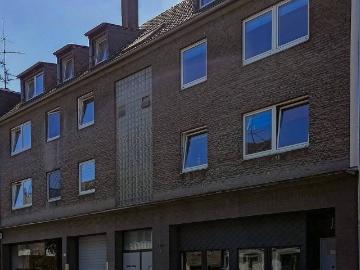 Modernisiert & vollvermietet Mehrfamilienhaus mit Stellplätzen und Mietsteigerungspotenzial in KR Cracau