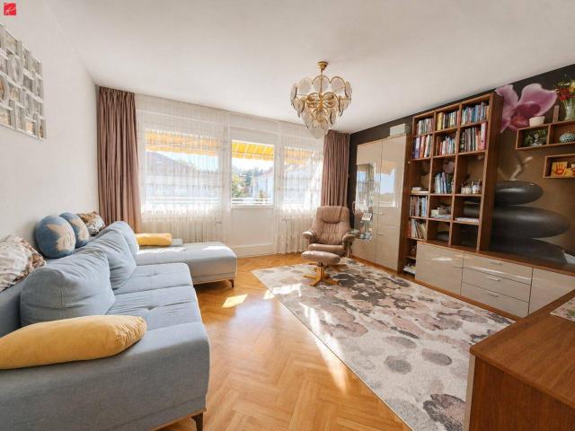 Modernisiert & zentral – Loggia, Balkon & Garage