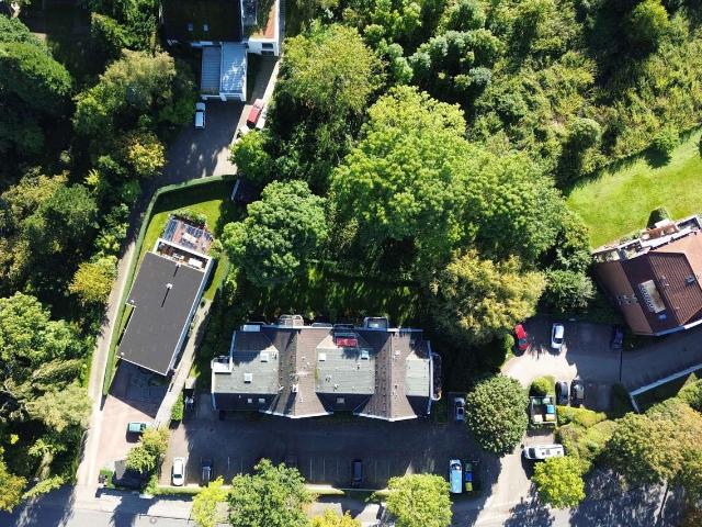 Modernisierte & mietfreie 2 Zi. ETW mit Blick ins Grüne, Südbalkon und PKW Stellplatz