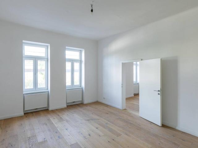 Modernisierte Altbauwohnung mit zwei Zimmern