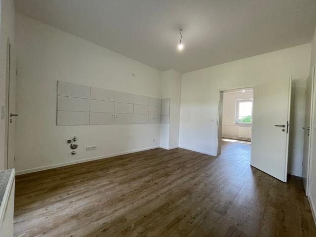 modernisierte Balkonwohnung mit Tageslichtbad*schöne Altbau