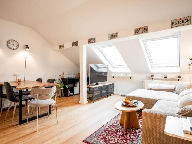 Modernisierte Dachgeschosswohnung mit neuer Einbauküche in Bielefeld Stieghorst