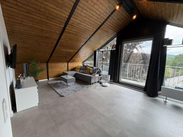 Modernisierte Dachgeschosswohnung mit Balkon in ruhiger Lage von Lüdenscheid