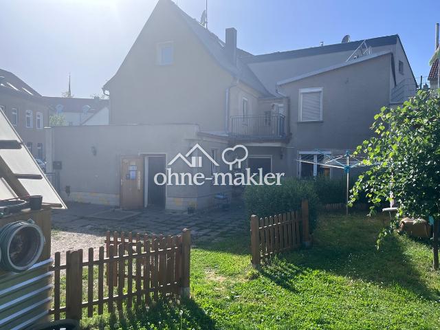 Modernisierte Doppelhaushälfte mit Garten