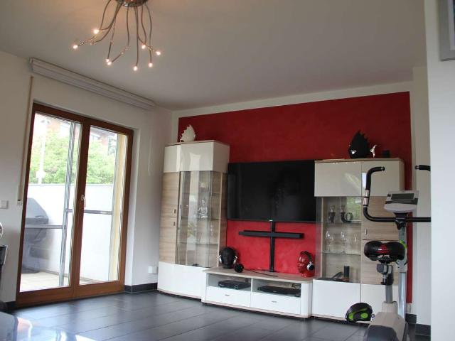 Modernisierte EG Wohnung mit Terrasse!