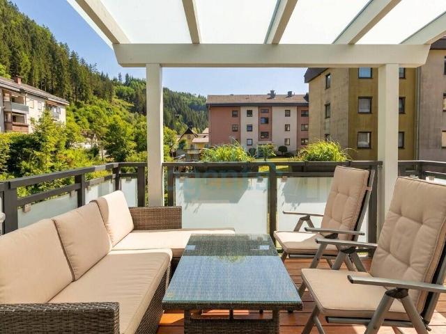 Reserviert! Modernisierte Erdgeschosswohnung mit Garage und überdachtem Balkon