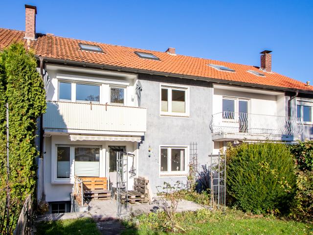 Modernisierte Erdgeschosswohnung mit Küche und Garten in zentraler Lage von Bielefeld Stieghorst