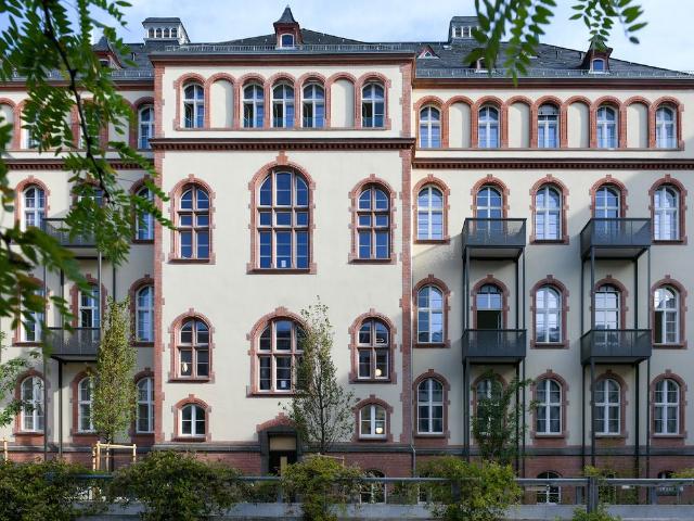 Modernisierte Wohnung mit 106 m² und Altbaucharme