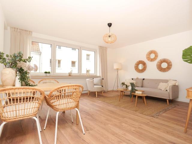 Modernisierte Zweizimmerwohnung mit Loggia – provisionsfrei und bezugsfrei