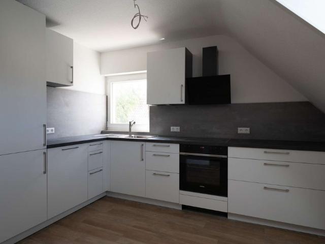 Modernisierte Zwei Zimmer Wohnung mit Balkon im Ortskern von S Möhringen