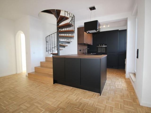Modernisierte 101qm DG Maisonette Whg. mit 5ZKD2xB incl. neuer Küche, Keller u. Garage zu vermieten