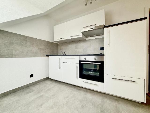 Modernisierte 1 Raum Dachgeschosswohnung mit Einbauküche in ruhiger Lage von Leipzig Liebertwolkwitz