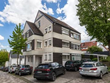 MODERNISIERTE 2,5 ZIM WOHNUNG MIT NEUER EINBAUKÜCHE, GEMEINSCHAFTSGARTEN, STELLPLATZ KEIN BALKON