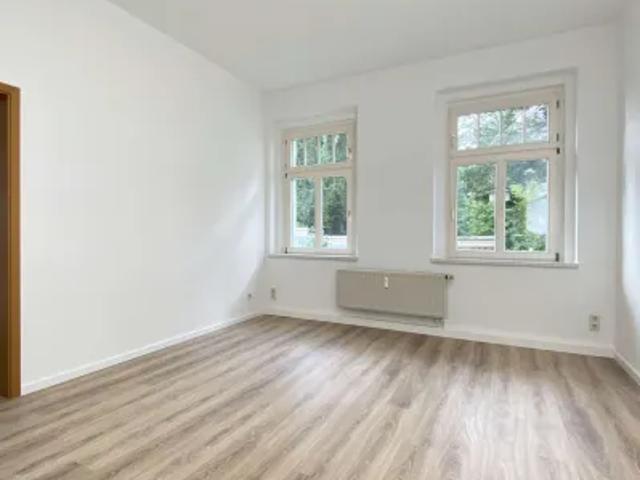 Modernisierte 2 Raum Wohnung in Hochparterre mit Garten in Rodewisch