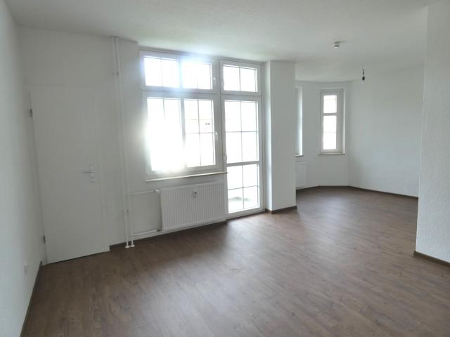 Modernisierte 2 Zi Wohnung im beliebten Luisenhof mit Loggia sucht neuen Bewohner