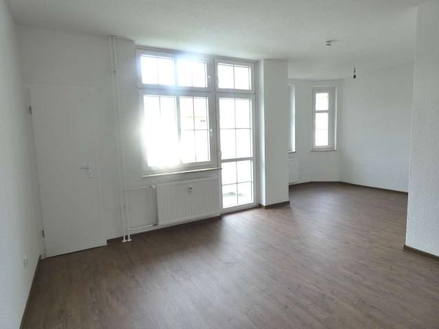 Modernisierte 2 Zi Wohnung im beliebten Luisenhof mit Loggia sucht neuen Bewohner