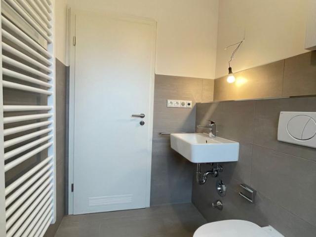 Modernisierte 2 Zi Wohnung in zentraler Lage