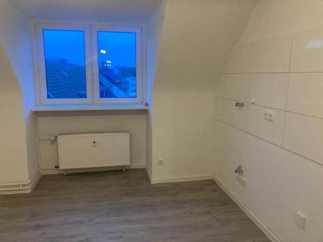 Modernisierte 2 Zi Wohnung in zentraler Lage von Essen Holsterhausen