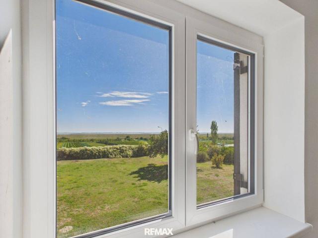 Modernisierte 2 Zi Wohnung in Rust, 64m² mit toller Aussicht