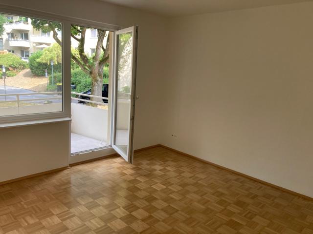 Modernisierte 2 Zi Wohnung mit Balkon in zentraler, dennoch ruhiger Lage von Holsterhausen